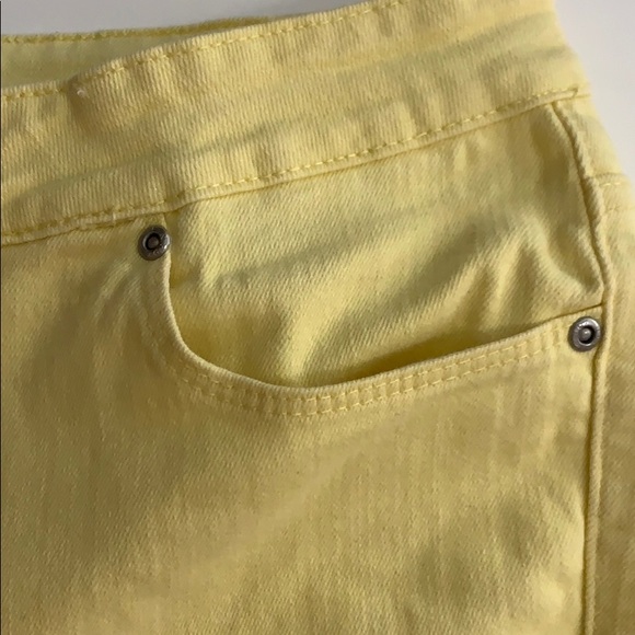 NYDJ yellow jeans lift tuck technology in size 34 - Picture 10 of 11